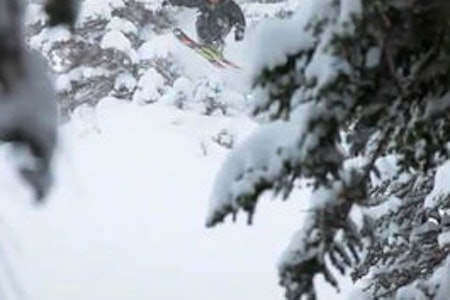 LIKE A LION: Tanner Hall er tilbake – med en pudderedit fra Solitude, Utah. LIKE A LION: Tanner Hall er tilbake – med en pudderedit fra Solitude, Utah.