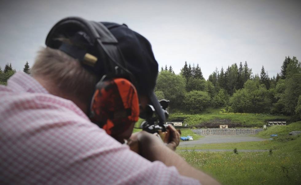 AKTIVITETSPLIKT: Du skal normalt ikke kunne miste tillatelsen til å ha jaktvåpen, selv om du ikke har jaktet eller skutt opp til storviltprøven på noen år. AKTIVITETSPLIKT: Du skal normalt ikke kunne miste tillatelsen til å ha jaktvåpen, selv om du ikke har jaktet eller skutt opp til storviltprøven på noen år.