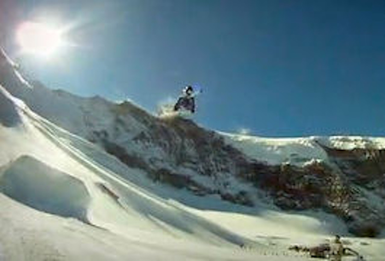 MO I ..KNÆRNE: Nordlendingen, som ikke er redd for å dra på, skadet leddbåndet etter en overshoot. MO I ..KNÆRNE: Nordlendingen, som ikke er redd for å dra på, skadet leddbåndet etter en overshoot.