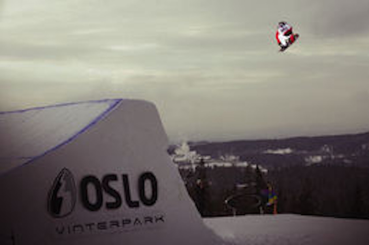 VIDERE: Kjersti tok seg videre med blant annet en enorm frontside 360 stale. Foto: Eleonora Raggi VIDERE: Kjersti tok seg videre med blant annet en enorm frontside 360 stale. Foto: Eleonora Raggi