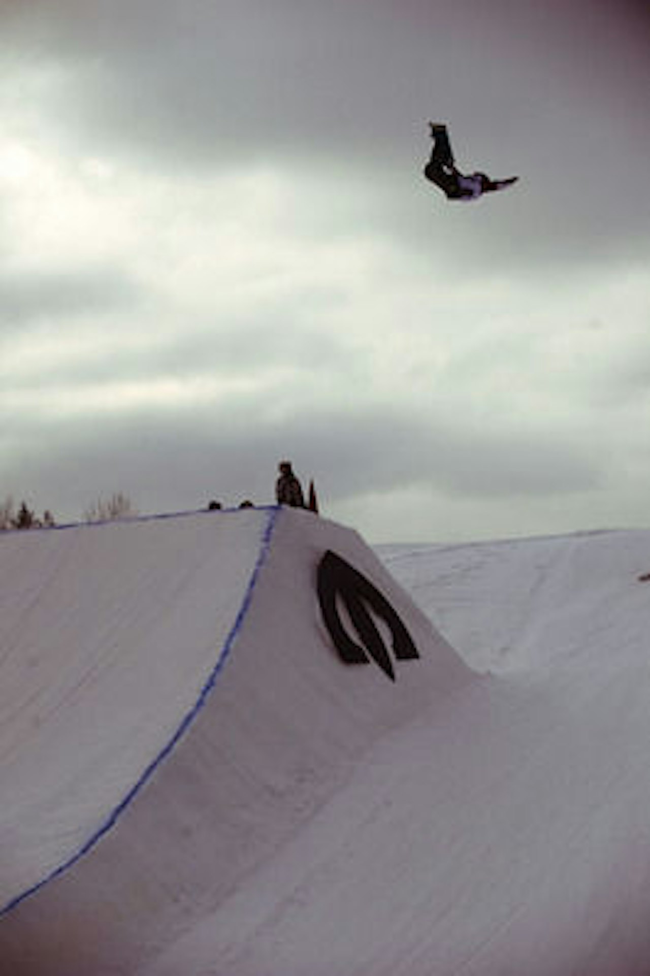 Sven Thorgren gjør backside rodeo 540 med nosegrab. Foto: Eleonora Raggi. Sven Thorgren gjør backside rodeo 540 med nosegrab. Foto: Eleonora Raggi.