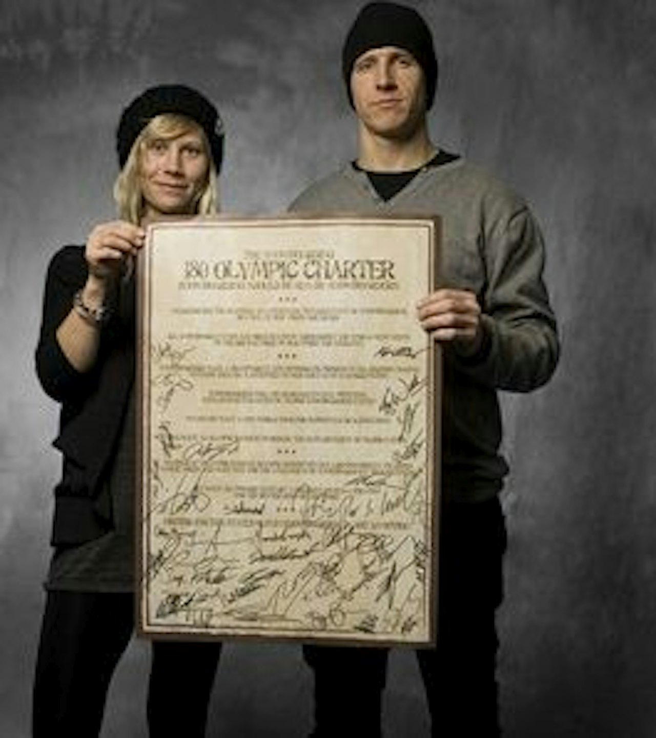 SAMMEN FOR SNOWBOARD: Kjersti Buaas og Terje Håkonsen fronter underskriftskampanjen. Foto: E Raggi SAMMEN FOR SNOWBOARD: Kjersti Buaas og Terje Håkonsen fronter underskriftskampanjen. Foto: E Raggi