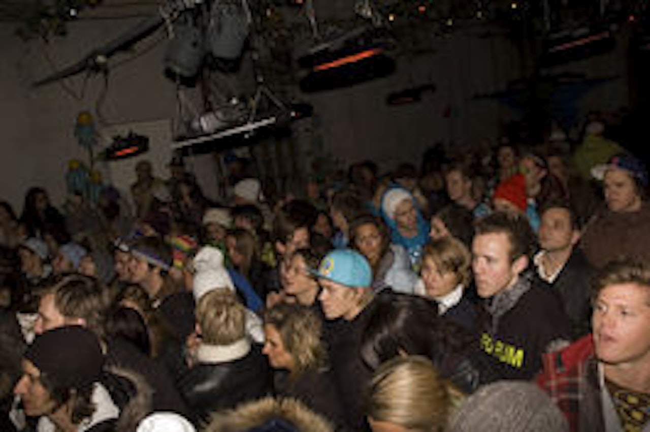 JUBEL: Det var god stemning før, under og etter filmen. Foto: Sebastian Ruud JUBEL: Det var god stemning før, under og etter filmen. Foto: Sebastian Ruud