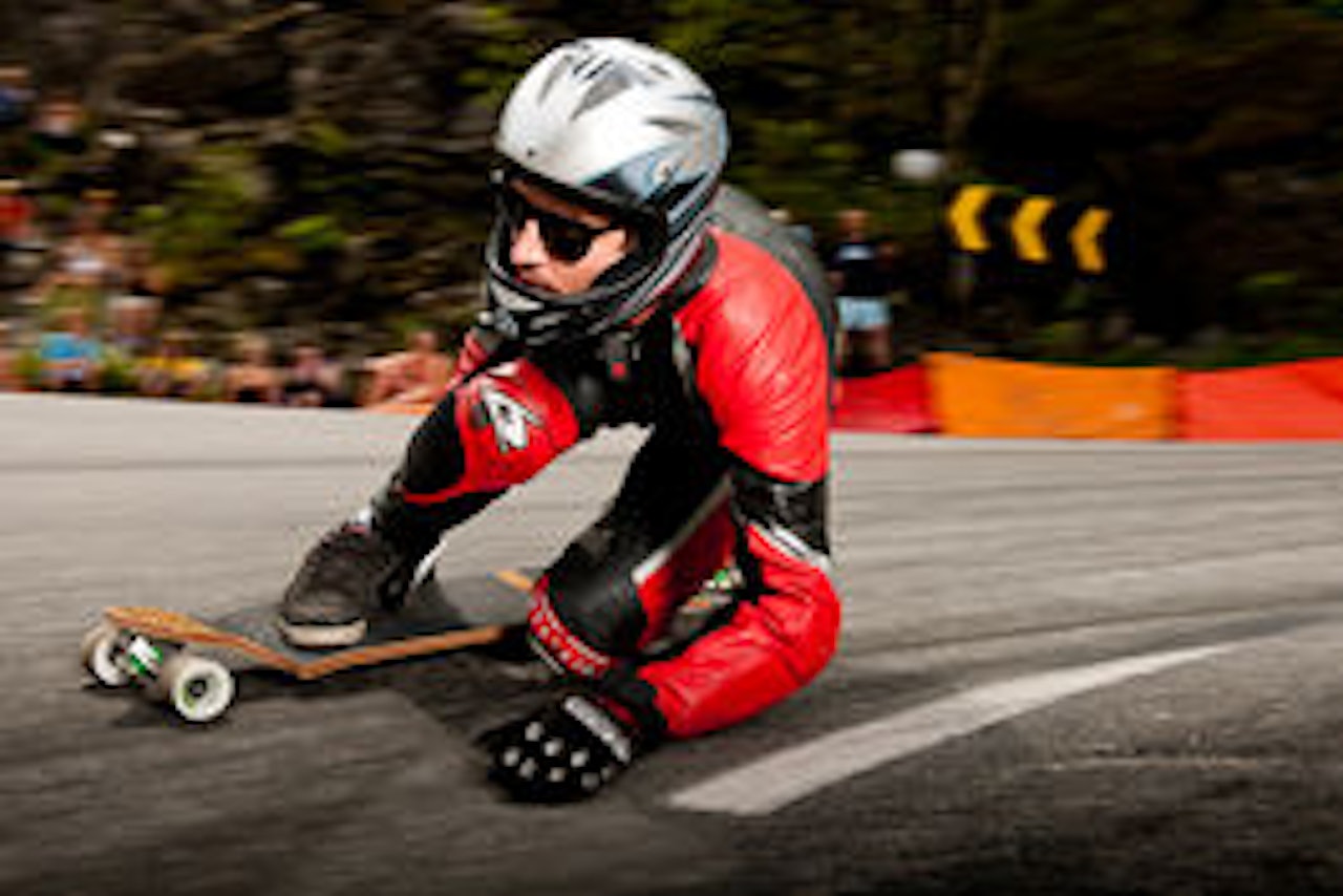 REKORDMANGE: Over 80 longboardere stilte til start. Foto: Stian K Elton REKORDMANGE: Over 80 longboardere stilte til start. Foto: Stian K Elton