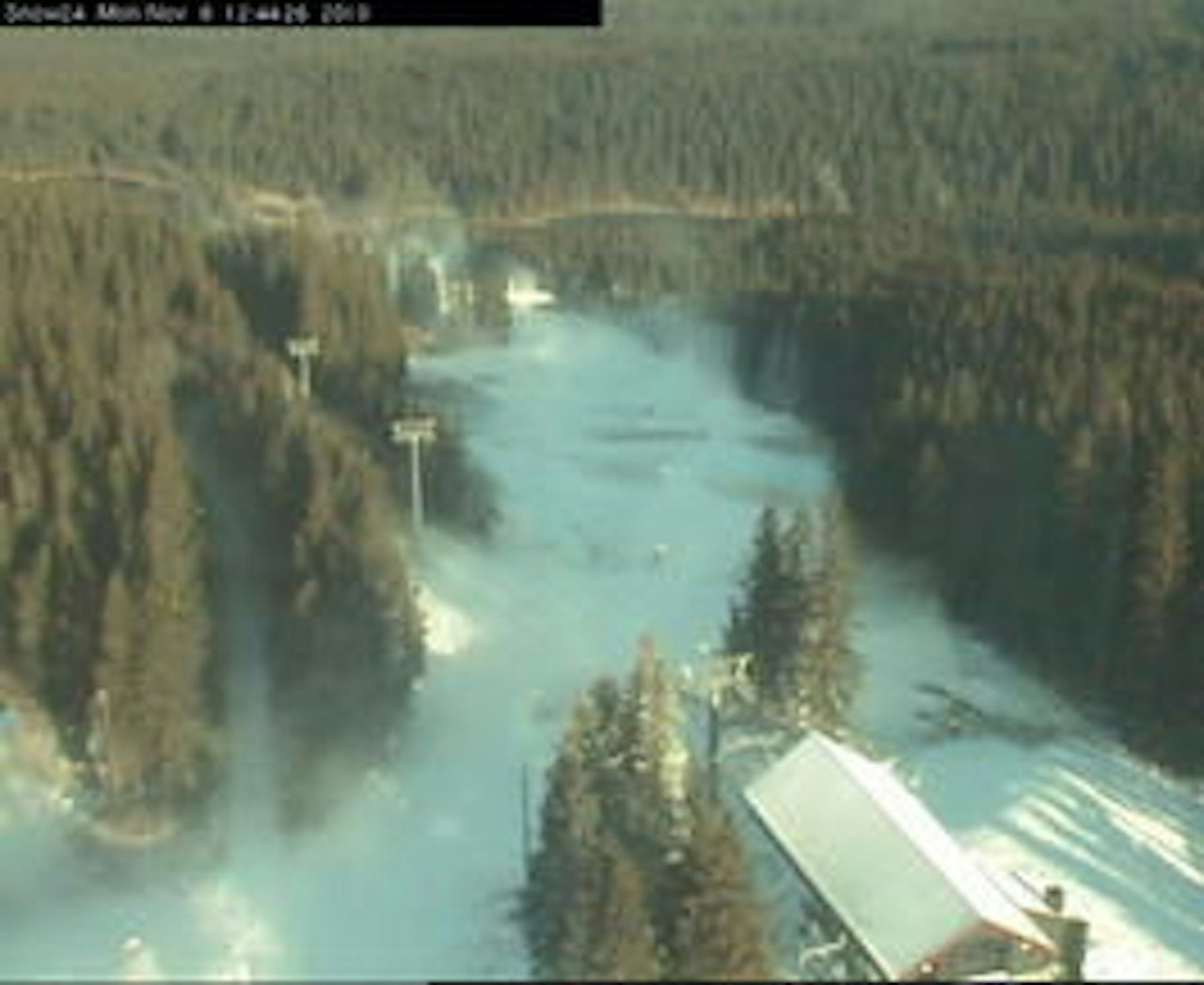 MINUS ER PLUSS: Tryvann har minusgrader og er i full gang med snølegging av bakkene. MINUS ER PLUSS: Tryvann har minusgrader og er i full gang med snølegging av bakkene.