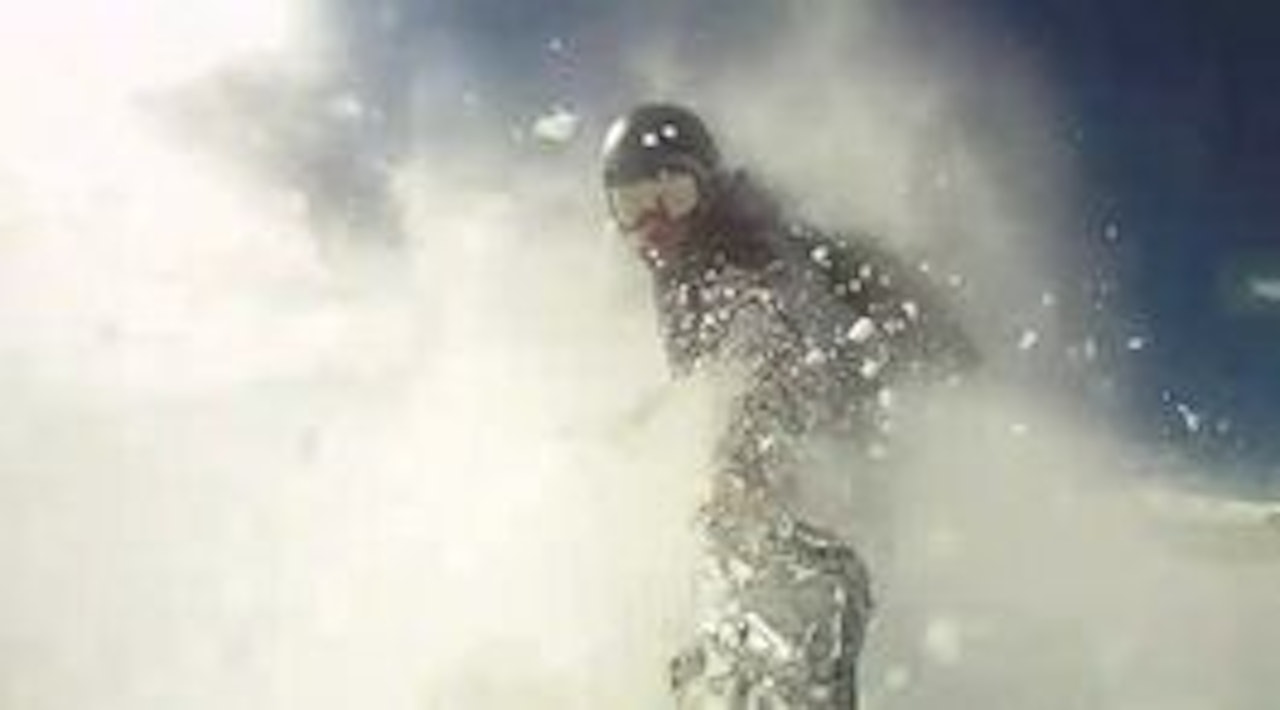 POW: Trym Nordgaard tar seg til rette i sveitsisk pudder. POW: Trym Nordgaard tar seg til rette i sveitsisk pudder.