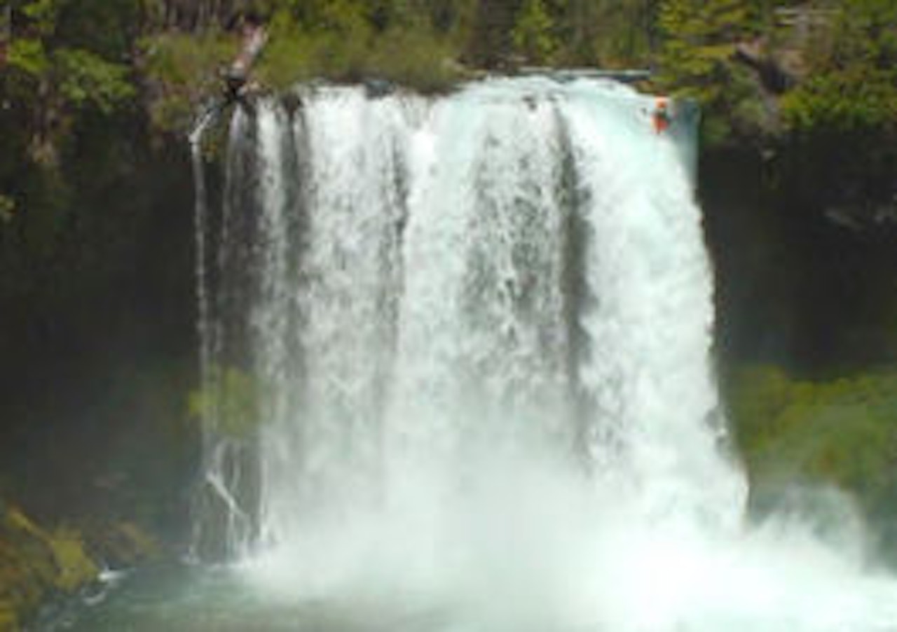 FROKOST: Evan Garcia (22) er en av verdens beste fossepadlere. FROKOST: Evan Garcia (22) er en av verdens beste fossepadlere.