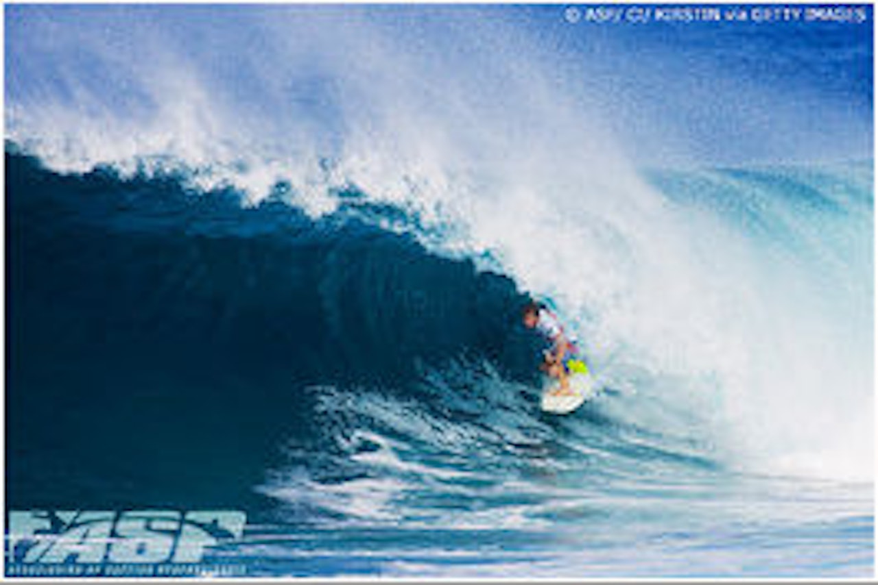 SLAKTET SLATER: Taj Burrow slo Kelly Slater under Pipeline Masters. Bilde: ASP.com SLAKTET SLATER: Taj Burrow slo Kelly Slater under Pipeline Masters. Bilde: ASP.com