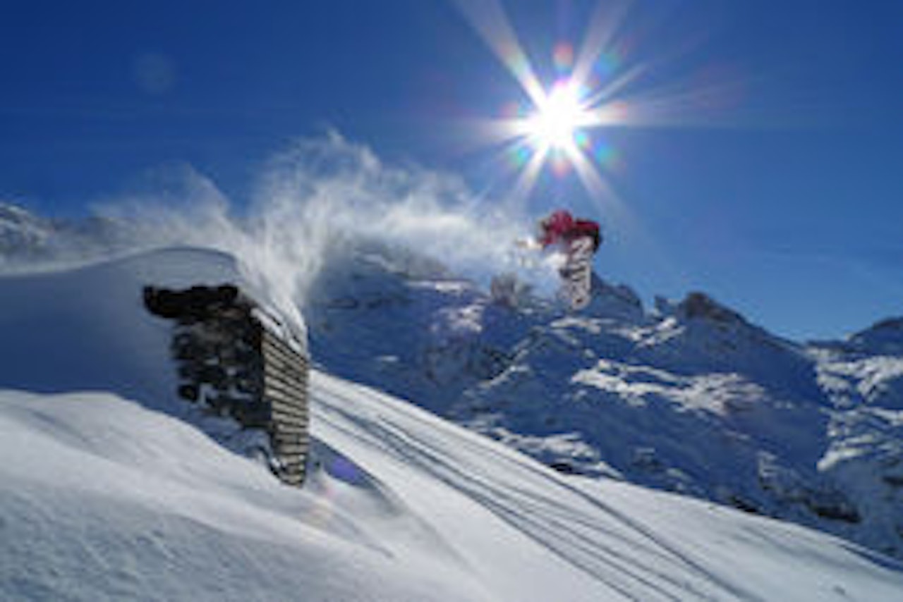 TIDLIGSNØ: Pudder til helga får du definitivt i Engelberg. Foto: Oskar Enander TIDLIGSNØ: Pudder til helga får du definitivt i Engelberg. Foto: Oskar Enander