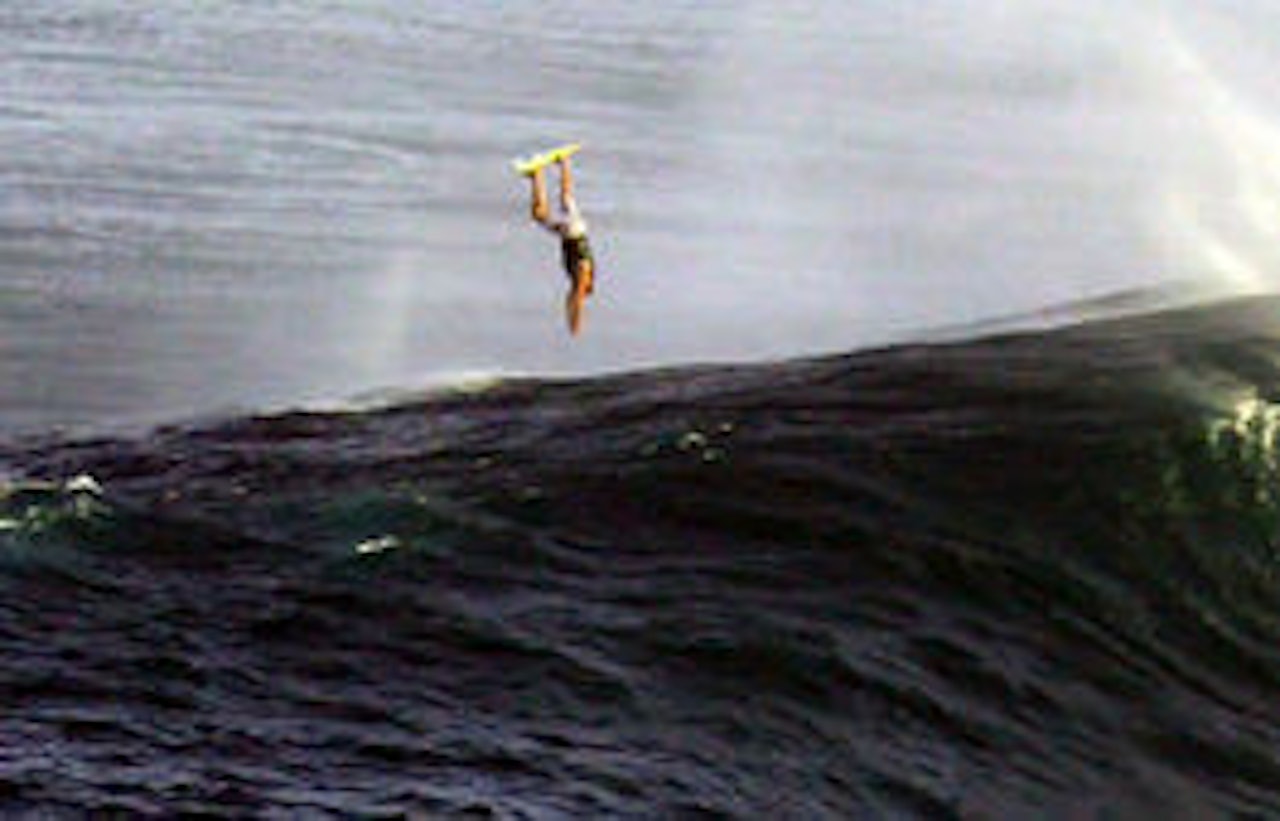 STUPEBRETT: Tapre surfere på Jaws må være innstilt på litt av hvert. STUPEBRETT: Tapre surfere på Jaws må være innstilt på litt av hvert.