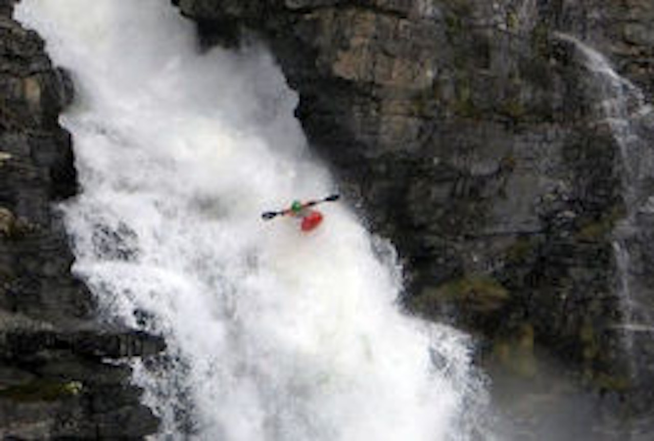 FØRSTEGANGSPADLING: Matze Brustmann bryter seg på. Foto: Pascal Schaffner FØRSTEGANGSPADLING: Matze Brustmann bryter seg på. Foto: Pascal Schaffner