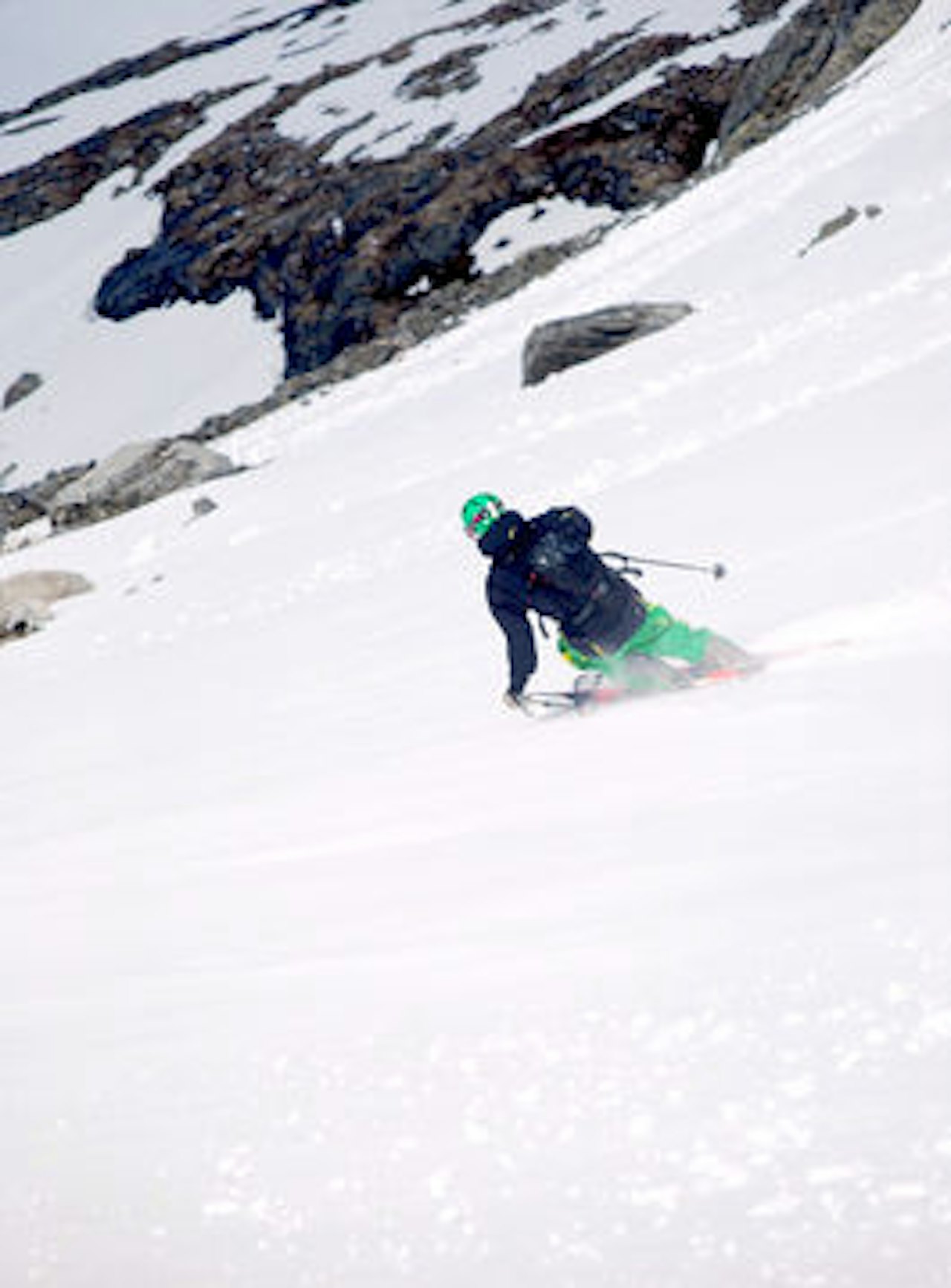 Christian Kongerud nyter ti centimeter med tørr pudder. Christian Kongerud nyter ti centimeter med tørr pudder.