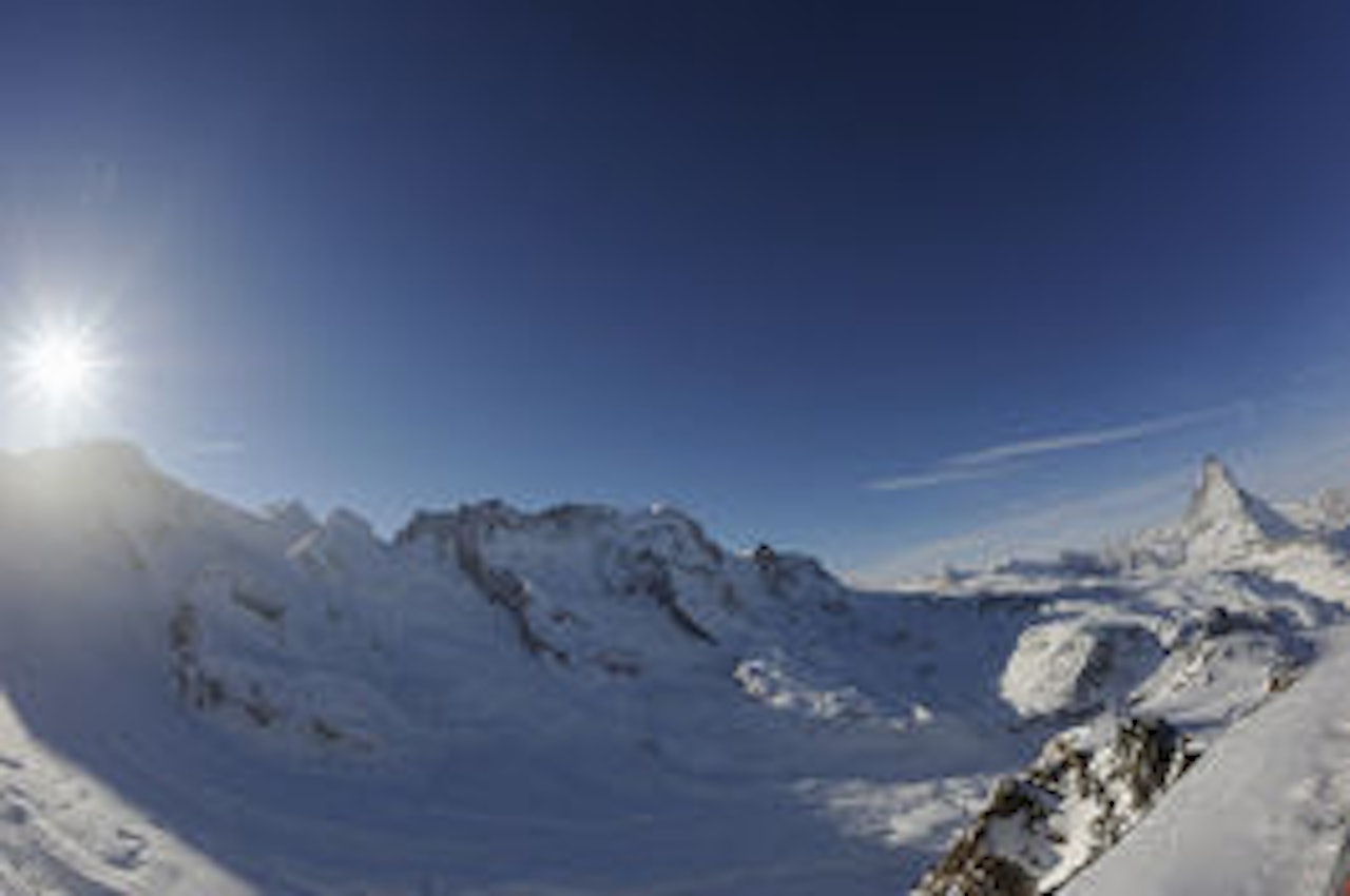 Utsikt fra Zermatt, som du kan lese mer om i neste Fri Flyt. Bilde: Endre Løvaas Utsikt fra Zermatt, som du kan lese mer om i neste Fri Flyt. Bilde: Endre Løvaas