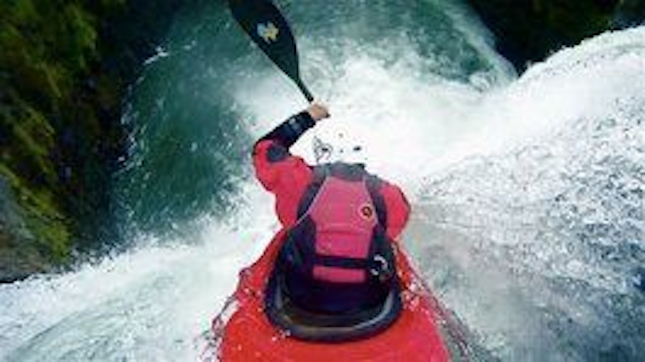 SPEKTAKULÆRT: Rush Sturges, Tomata Falls Mexico (fra hans nye film). SPEKTAKULÆRT: Rush Sturges, Tomata Falls Mexico (fra hans nye film).