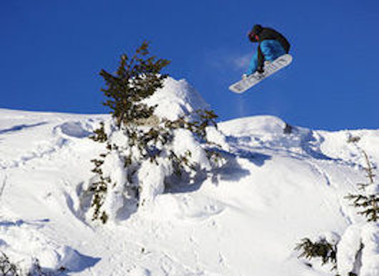 NESBYEN: Joachim Nyhaugen nøt utsikten på fredag. Foto: Palle Gløersen NESBYEN: Joachim Nyhaugen nøt utsikten på fredag. Foto: Palle Gløersen