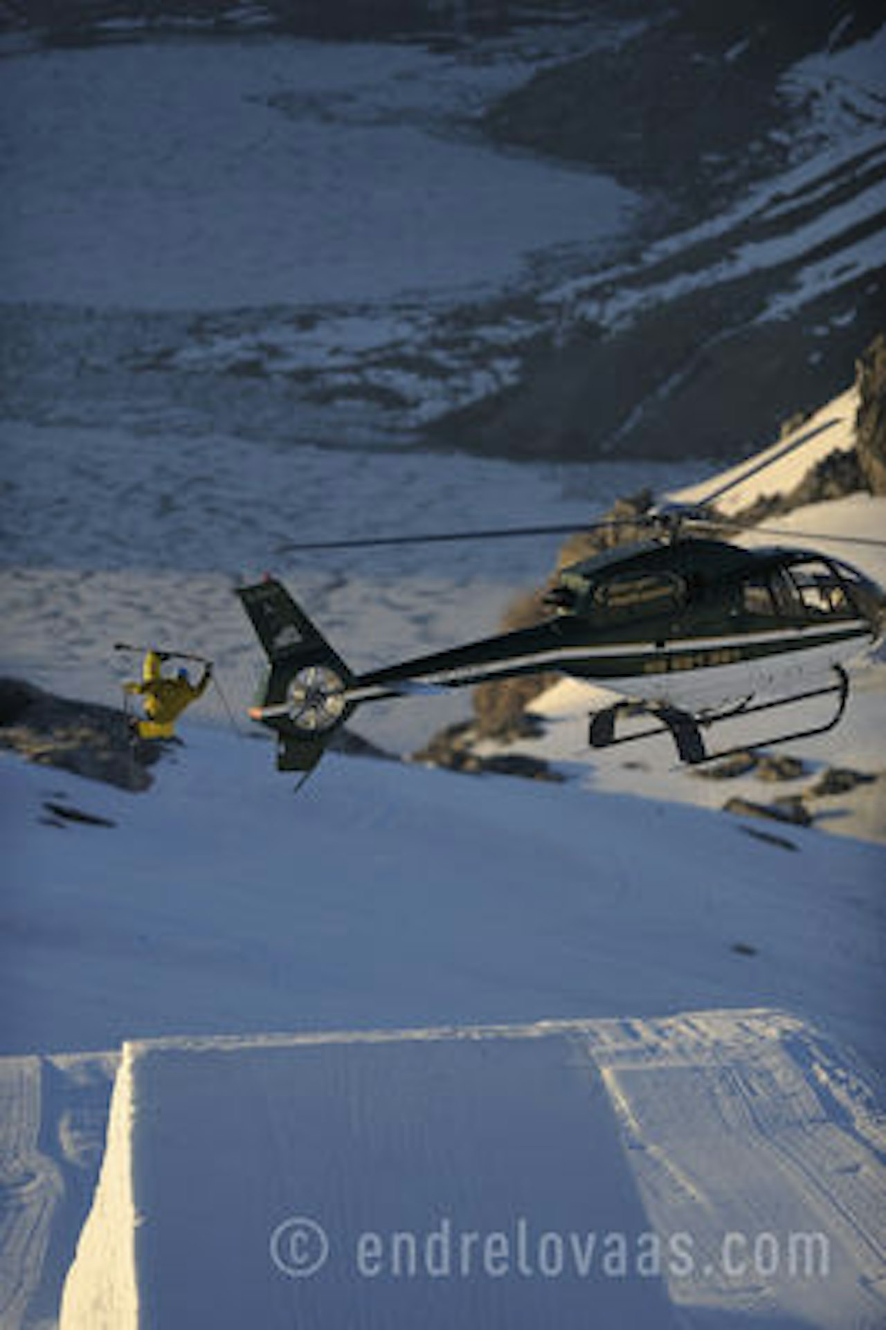 Christopher Frankum bryr seg ikke om sot og eksos på Fonna. Christopher Frankum bryr seg ikke om sot og eksos på Fonna.