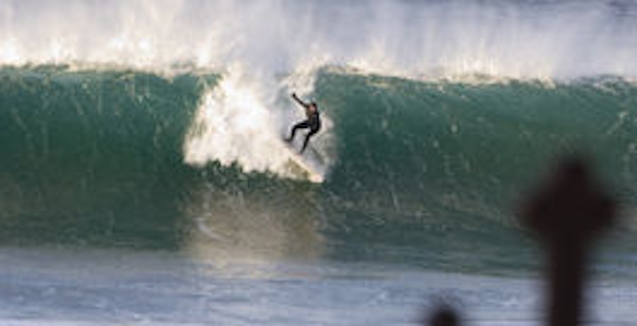 VINTERSURF: Jarand Fretheim i aksjon på heftige vinterbølger i januar. Foto: Bickfoto.no VINTERSURF: Jarand Fretheim i aksjon på heftige vinterbølger i januar. Foto: Bickfoto.no