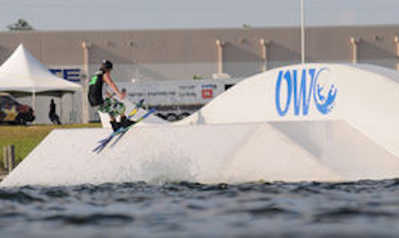 PÅ BANEN: Wakeski har kommet for å bli, nå også i USA. Foto: stereoskis.com PÅ BANEN: Wakeski har kommet for å bli, nå også i USA. Foto: stereoskis.com