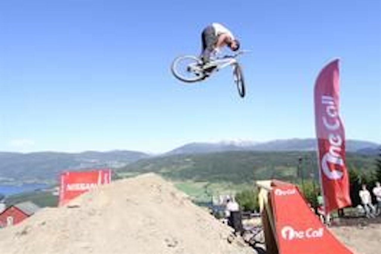 360 DUB BARSPIN: Dagens triks fra dagens mann, Didrik. Foto: Simen Berg 360 DUB BARSPIN: Dagens triks fra dagens mann, Didrik. Foto: Simen Berg