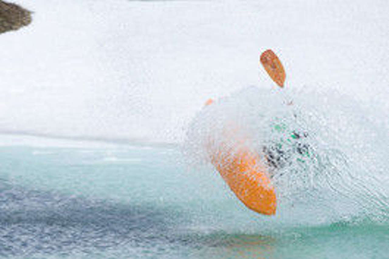 SPRAY: Det er krefter i sving. Foto: Nils Erik Bjørholt SPRAY: Det er krefter i sving. Foto: Nils Erik Bjørholt