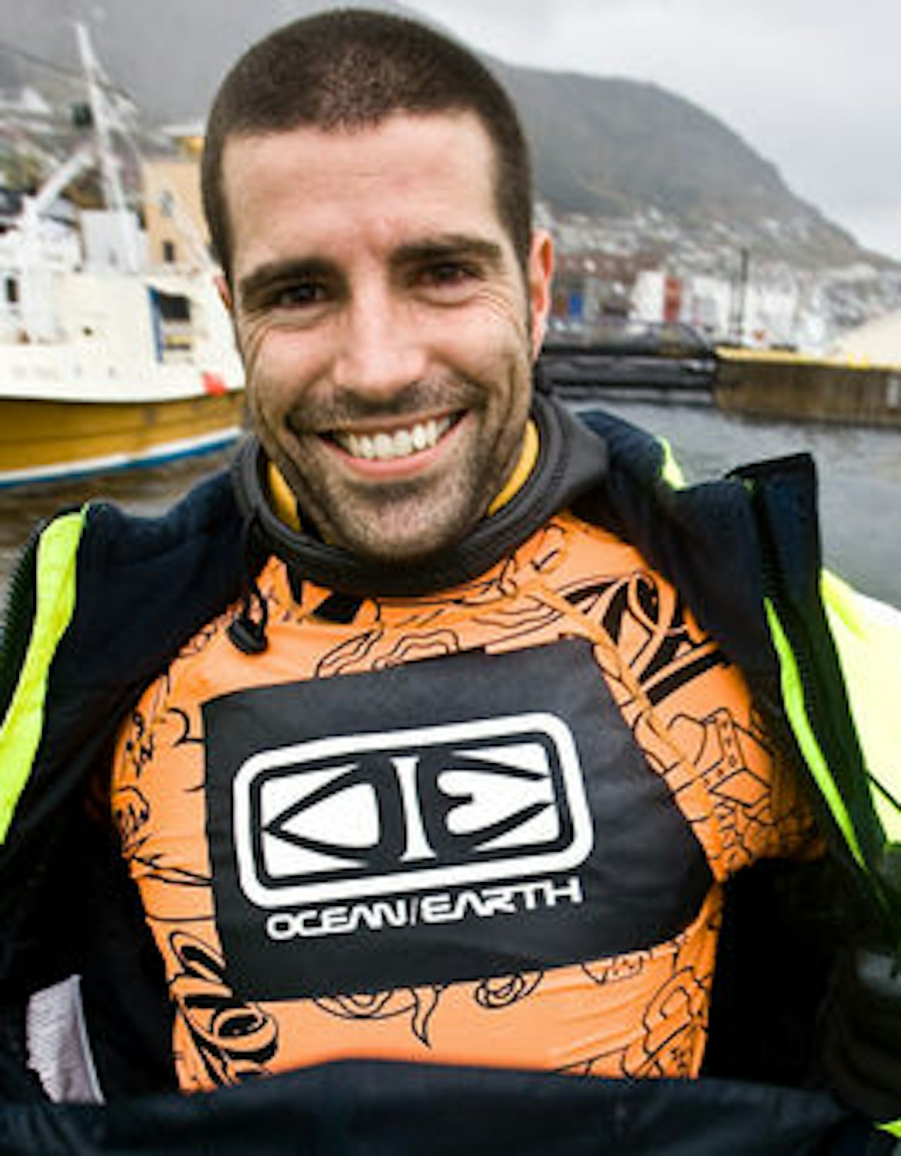 SUPERFOX: Seamus Fox coacher viderekommende surfere på Stad. SUPERFOX: Seamus Fox coacher viderekommende surfere på Stad.