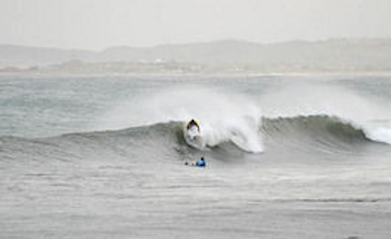 ENDELIG: Det rullet inn mye bra bølger på Reve Havn under Volcom Codish i år. Foto: Otto Prestmo ENDELIG: Det rullet inn mye bra bølger på Reve Havn under Volcom Codish i år. Foto: Otto Prestmo