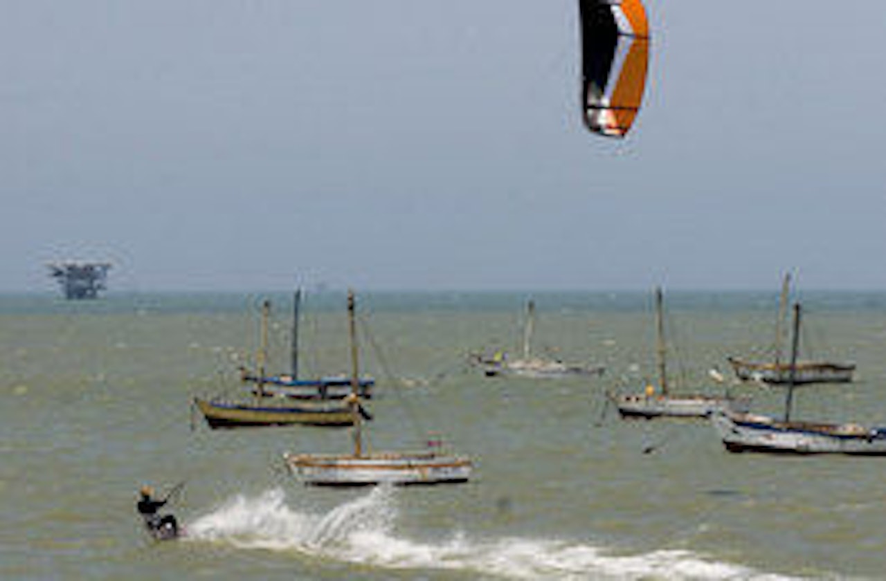 HELTIDSFORDRIV: Prokiter Sigve Botnen er en av instruktørene til kiteskole.no HELTIDSFORDRIV: Prokiter Sigve Botnen er en av instruktørene til kiteskole.no