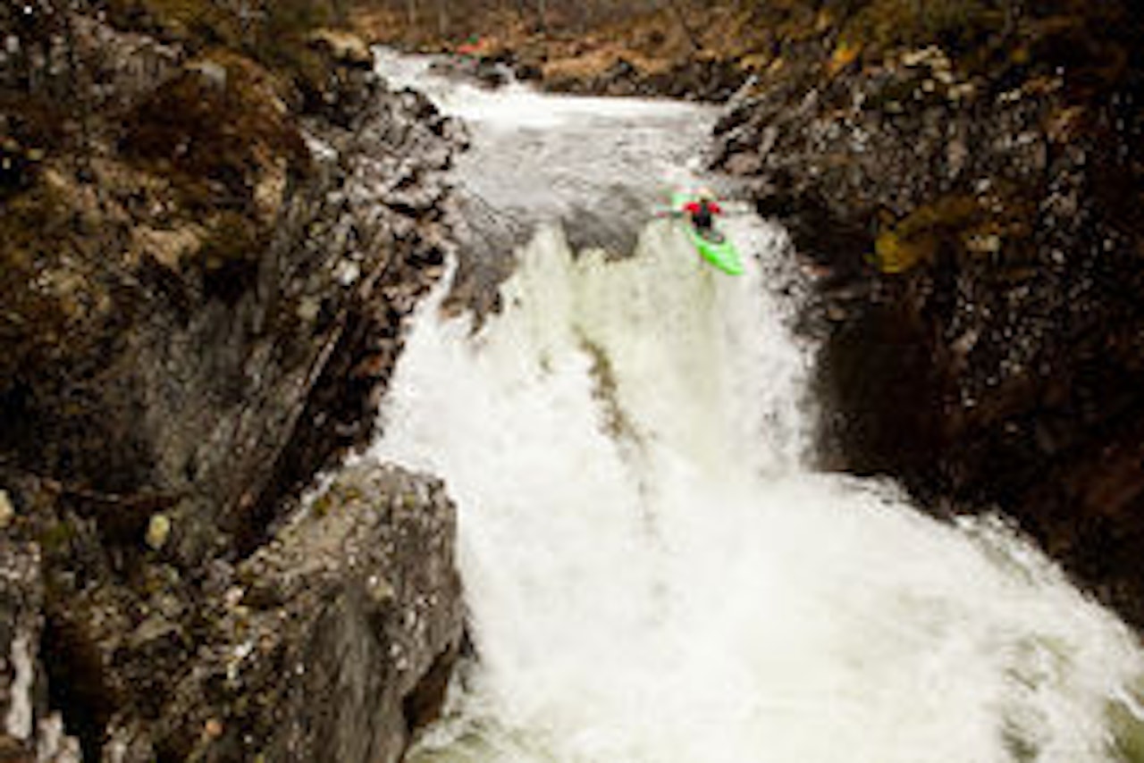 SELJESTAD: Tyler Curtis finner flyten i retning Odda. Foto: Benjamin Hjort SELJESTAD: Tyler Curtis finner flyten i retning Odda. Foto: Benjamin Hjort