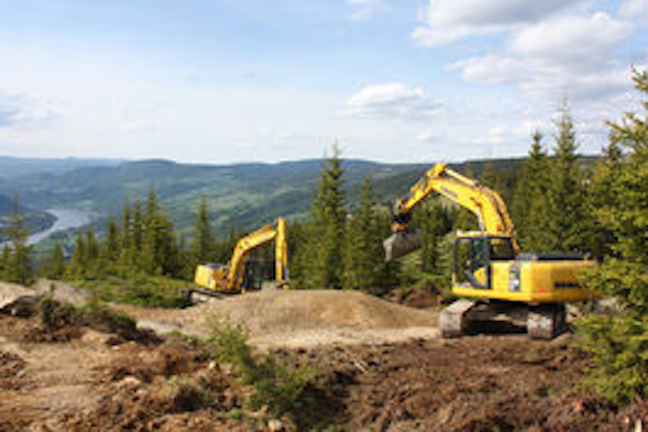 BYGGMESTER BOB: Klart det kan fikses, særlig med to gravemaskiner. Foto: Snorre Pedersen BYGGMESTER BOB: Klart det kan fikses, særlig med to gravemaskiner. Foto: Snorre Pedersen
