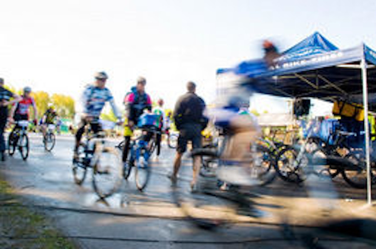 HEKTISK: 400 deltakere stilte til start på Haraløkka lørdag. Foto: Vegard Breie HEKTISK: 400 deltakere stilte til start på Haraløkka lørdag. Foto: Vegard Breie