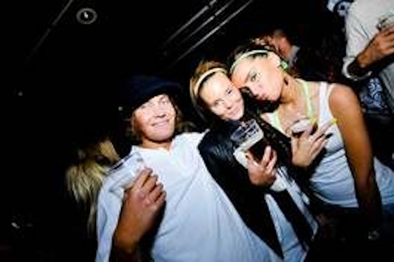 ANSVARLIG: Regissør Petter Fosshaug høster heder og ære etter filmvisningen. Bilder: Stian Frøysang ANSVARLIG: Regissør Petter Fosshaug høster heder og ære etter filmvisningen. Bilder: Stian Frøysang