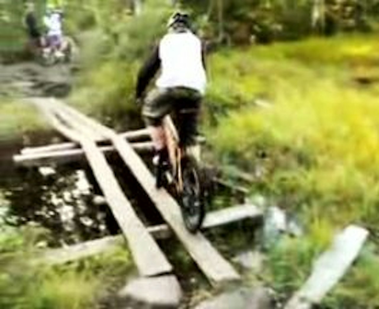 OOPS: Hans Petter Hval ble vippet av pinne på Den gule stien i Nordmarka. OOPS: Hans Petter Hval ble vippet av pinne på Den gule stien i Nordmarka.