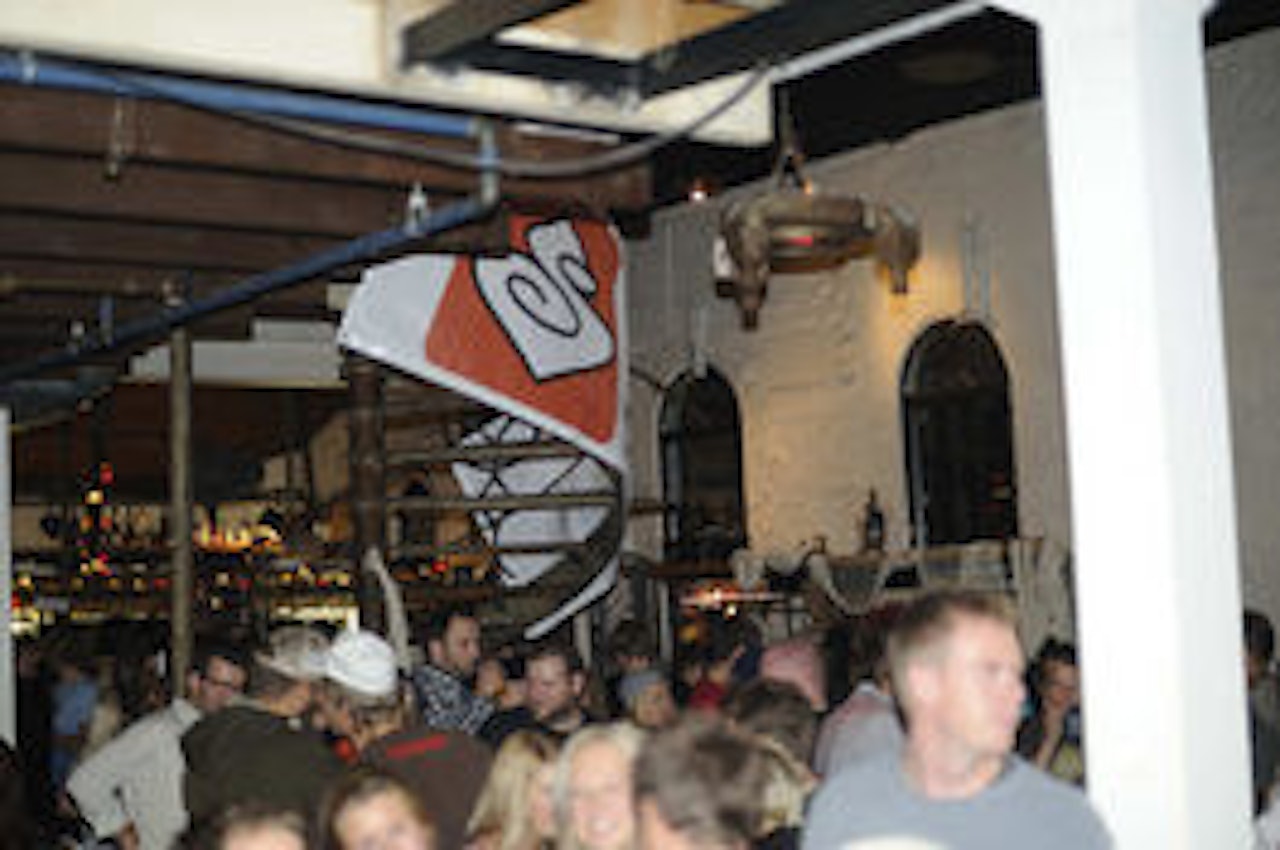 Trangt om plassen og stor stemning Trangt om plassen og stor stemning