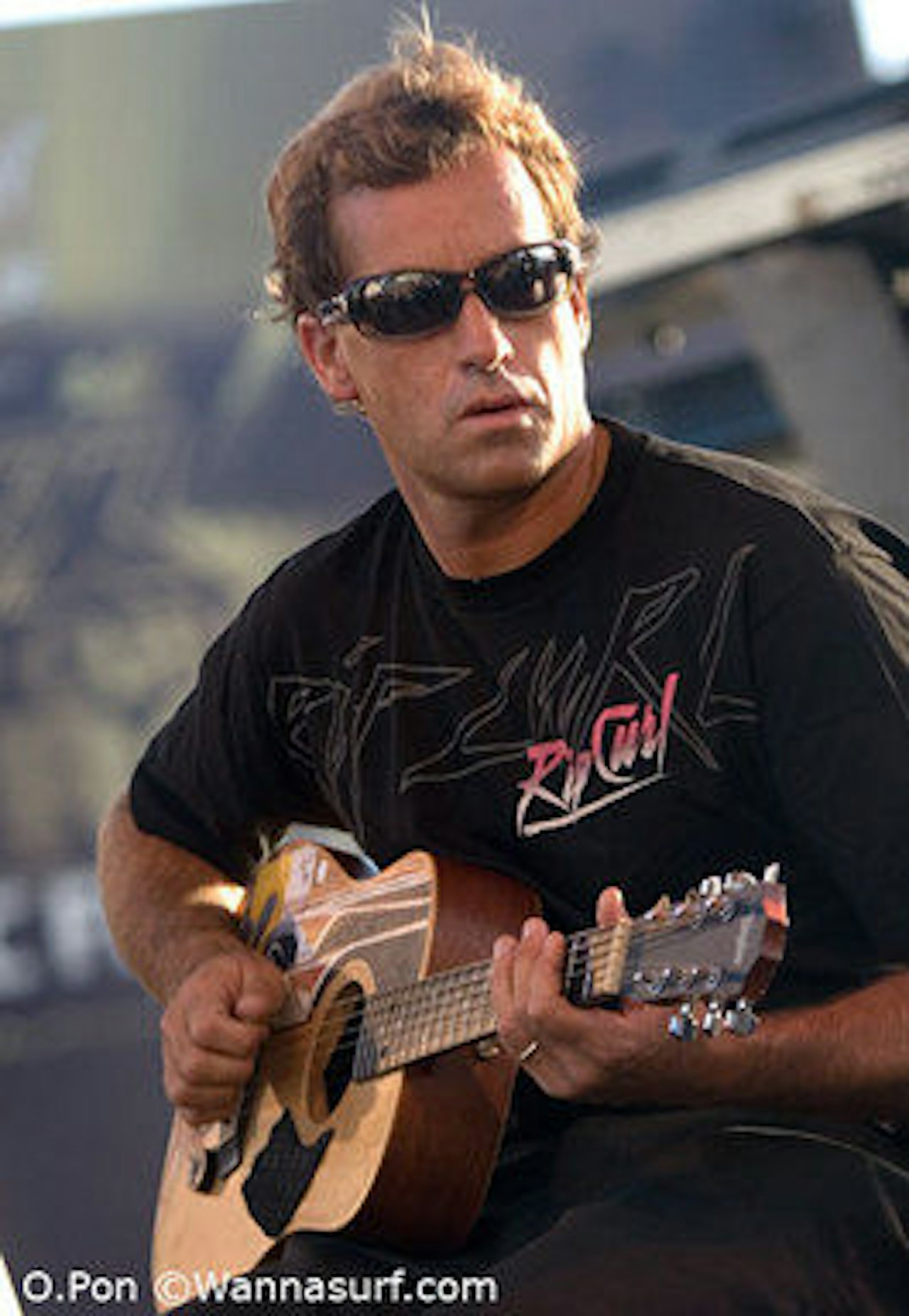 Tre ganger verdensmester i surfing Tom Curren spiller på Fugazi, søndag. Tre ganger verdensmester i surfing Tom Curren spiller på Fugazi, søndag.