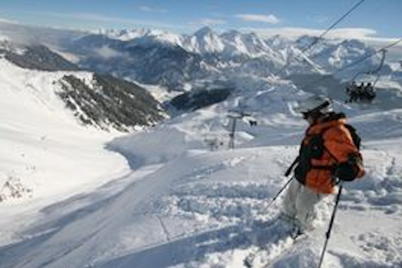 Vegard Lilleheil med over 1500 m offpiste foran seg Vegard Lilleheil med over 1500 m offpiste foran seg