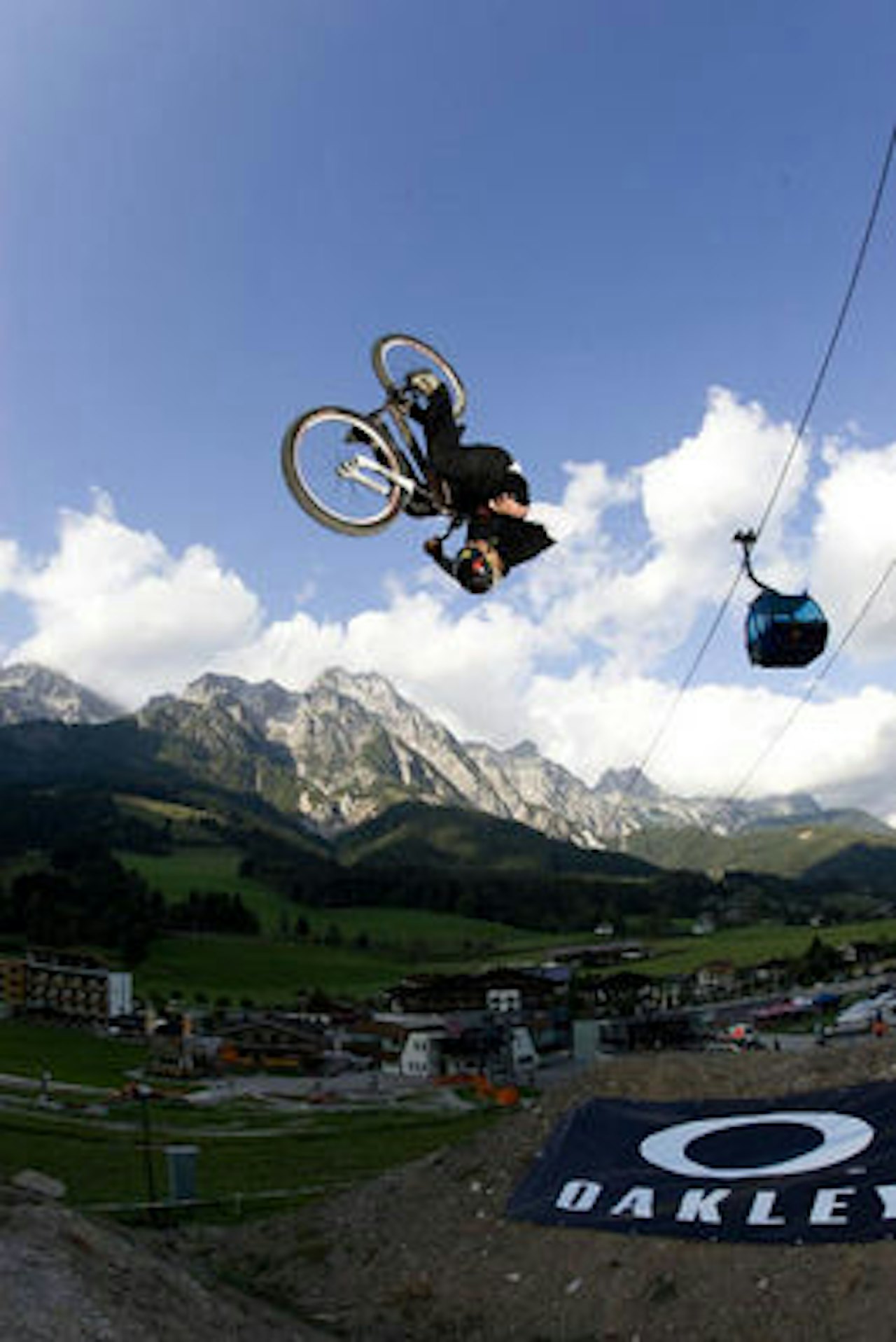 TRIKSEMESTER: Trond Hansen sikret seieren under 26Trix i Leogang, Østerrike. TRIKSEMESTER: Trond Hansen sikret seieren under 26Trix i Leogang, Østerrike.