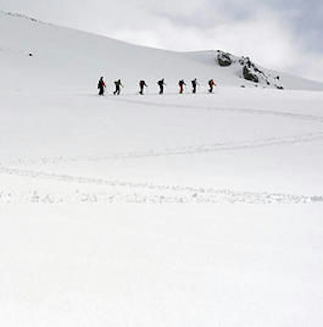 GILLIVARRI: Tørrsnø-sesongen fortsetter i nord. Foto: Birger Holo GILLIVARRI: Tørrsnø-sesongen fortsetter i nord. Foto: Birger Holo