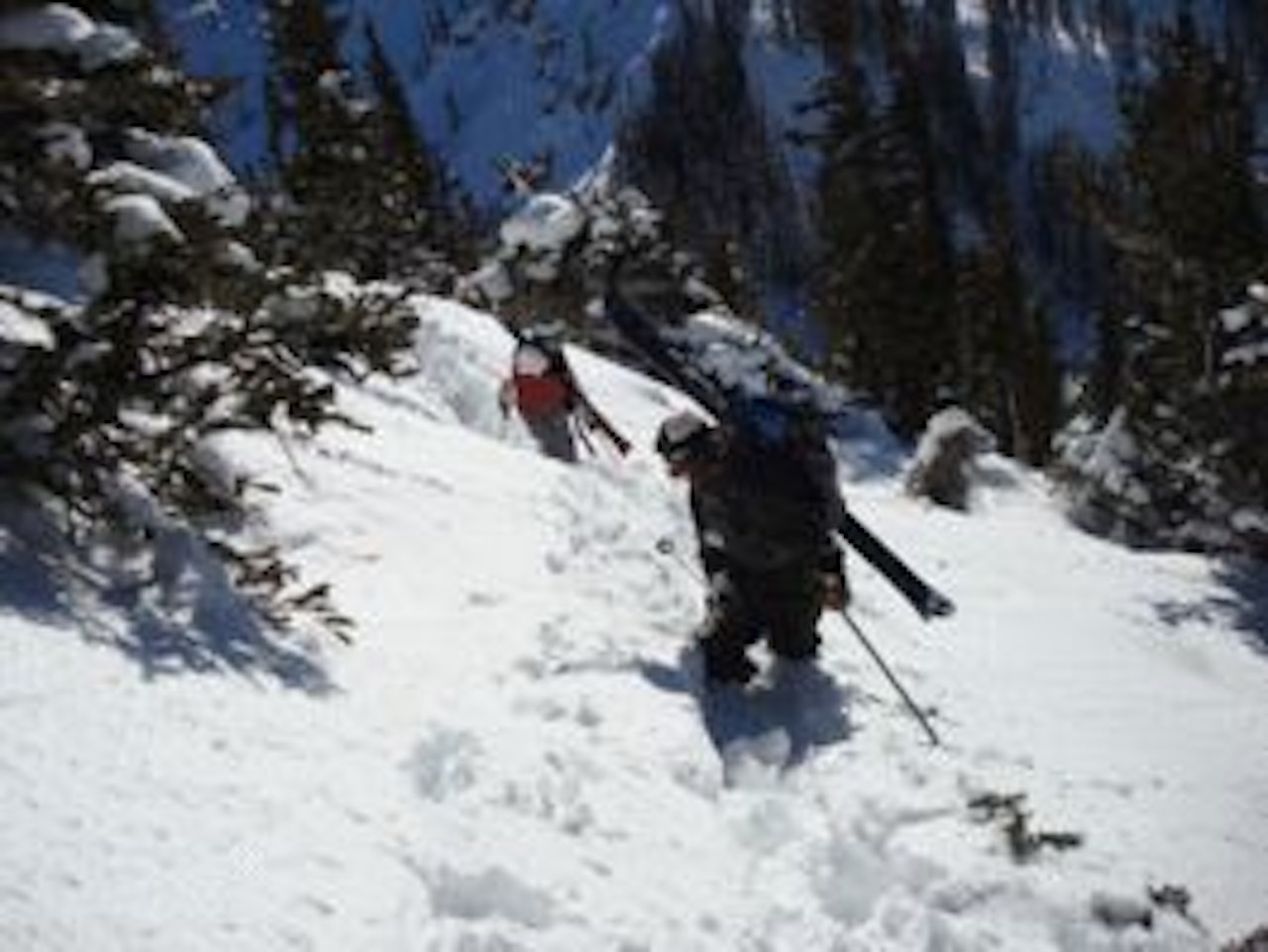 Ole Reidar Nyrnes og Joe Stumpf brøyter spor til Wolverine Cirque. Ole Reidar Nyrnes og Joe Stumpf brøyter spor til Wolverine Cirque.