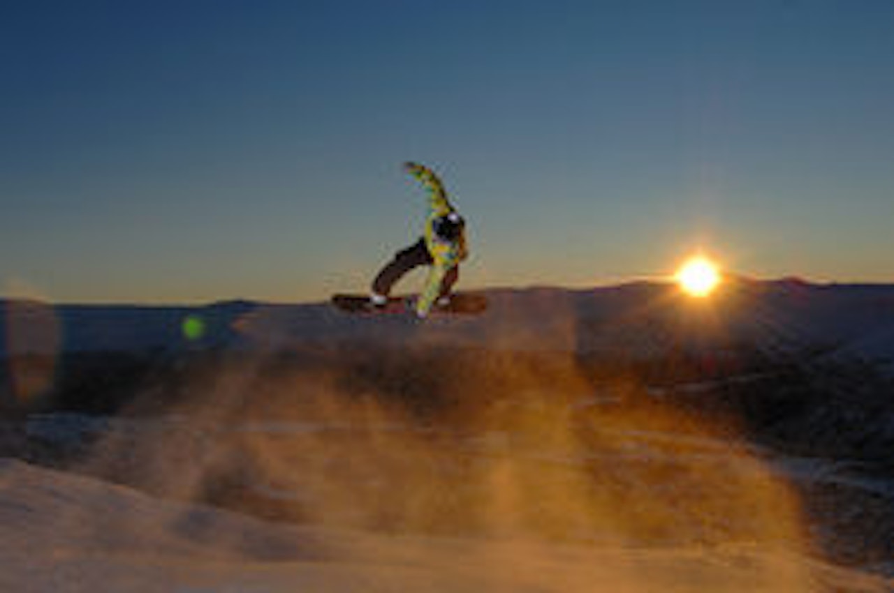 Oppdalingen Marius Håker spinner opp hvitt gull over Bjorli. Alle bilder: Endre Løvaas Oppdalingen Marius Håker spinner opp hvitt gull over Bjorli. Alle bilder: Endre Løvaas