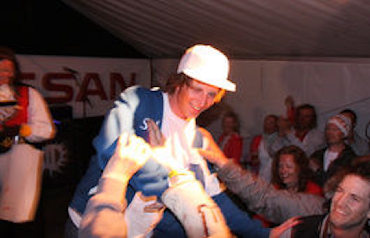 FEIRER: Torgrim Vole fikk den beste skår som er gitt i Røldal noen gang. Foto: Simen Berg FEIRER: Torgrim Vole fikk den beste skår som er gitt i Røldal noen gang. Foto: Simen Berg