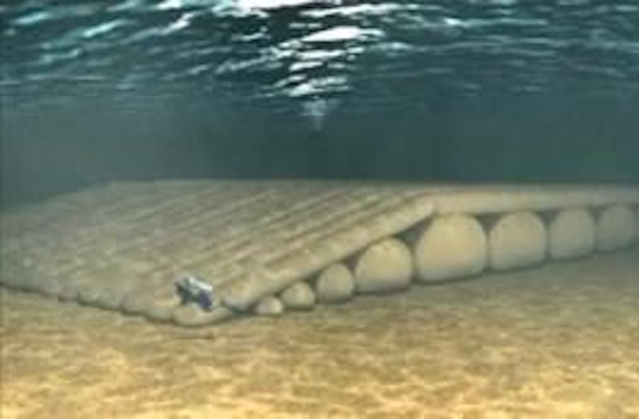 FØRST I EUROPA: Et kunstig rev skal løfte bølgene i Boscombe Beachs. Foto: Reuters.com FØRST I EUROPA: Et kunstig rev skal løfte bølgene i Boscombe Beachs. Foto: Reuters.com