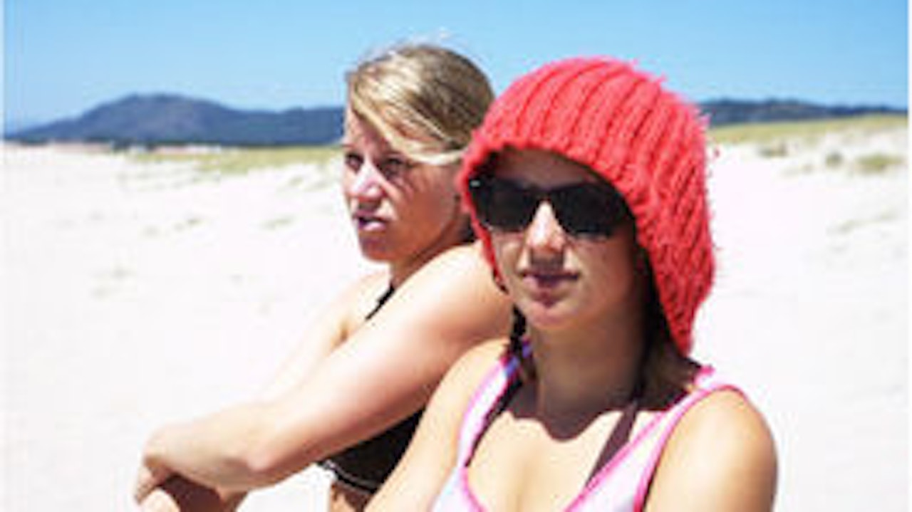 SOMMERJOBB: Kathrine Røed og Marta Fretheim med ansvaret Esposendecampen. Chr. W. Haug SOMMERJOBB: Kathrine Røed og Marta Fretheim med ansvaret Esposendecampen. Chr. W. Haug