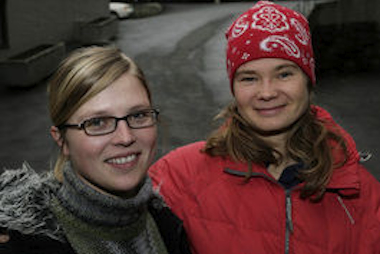 VEKO 2008: Margrethe Alm (t.v.) og Vivi Sponland leder Veko og Vinterveko. Foto: Eirik Damsgaard VEKO 2008: Margrethe Alm (t.v.) og Vivi Sponland leder Veko og Vinterveko. Foto: Eirik Damsgaard