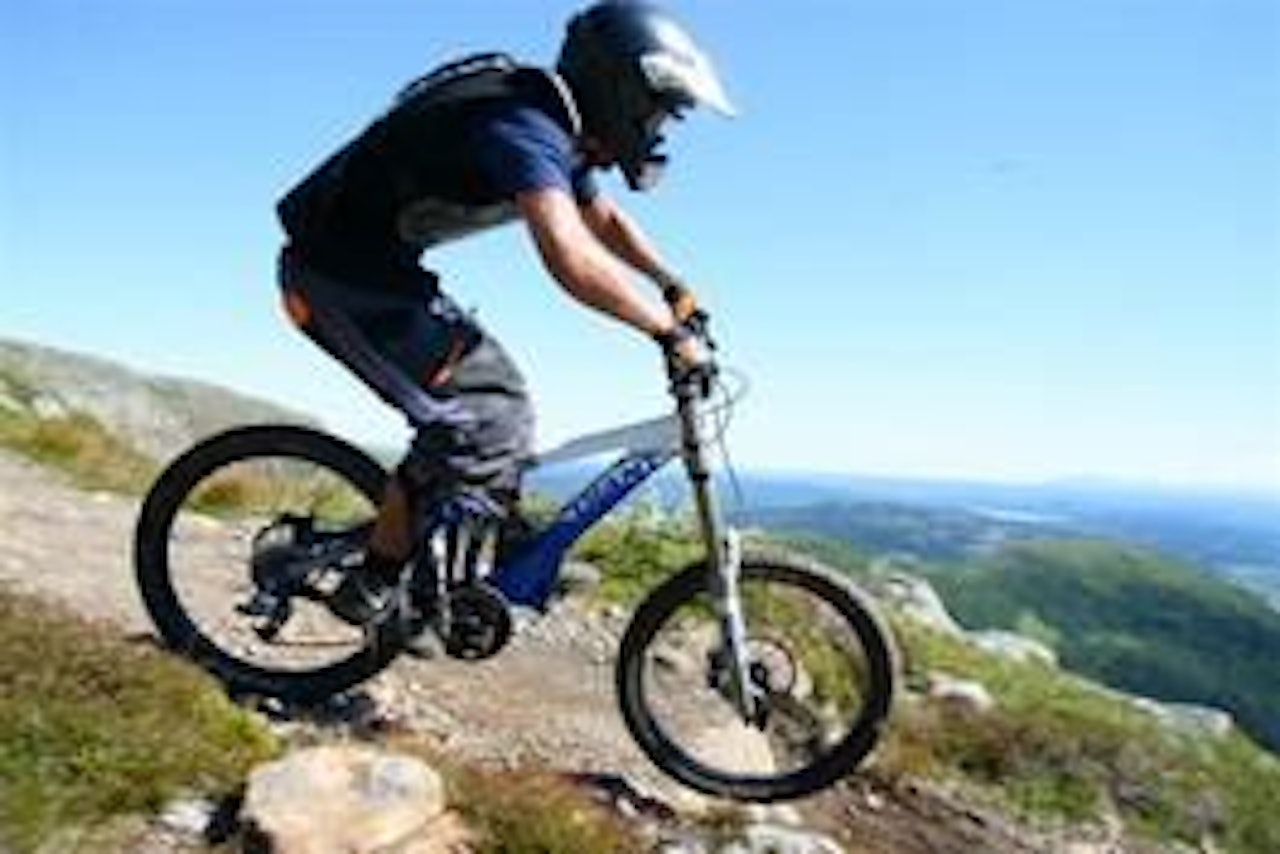 SYKKELDILLA: Henke Windstedt er hyperaktiv på sykkelen på hjemmebane. Foto: Simen Berg SYKKELDILLA: Henke Windstedt er hyperaktiv på sykkelen på hjemmebane. Foto: Simen Berg