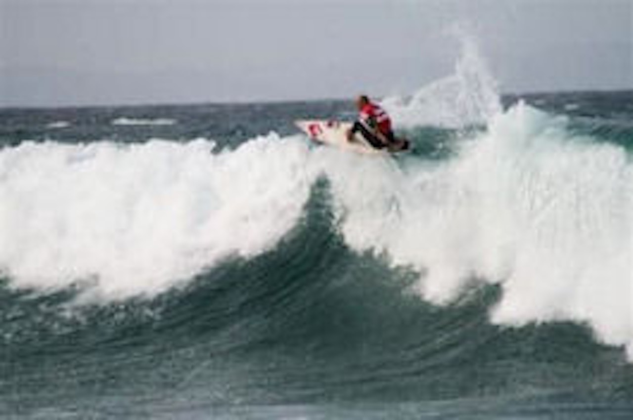 Ustoppelige Kelly Slater vant igjen på Jeffrey Bay i Sør Afrika. Ustoppelige Kelly Slater vant igjen på Jeffrey Bay i Sør Afrika.