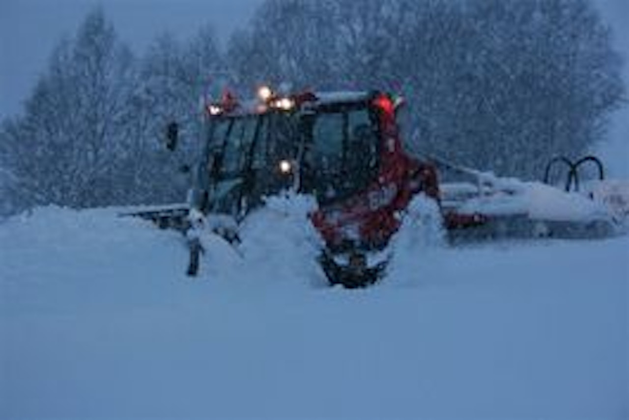 Tråkkemaskinen på Bjorli har nok materie å jobbe med om dagen. Bilde: Lisa Solum Tråkkemaskinen på Bjorli har nok materie å jobbe med om dagen. Bilde: Lisa Solum