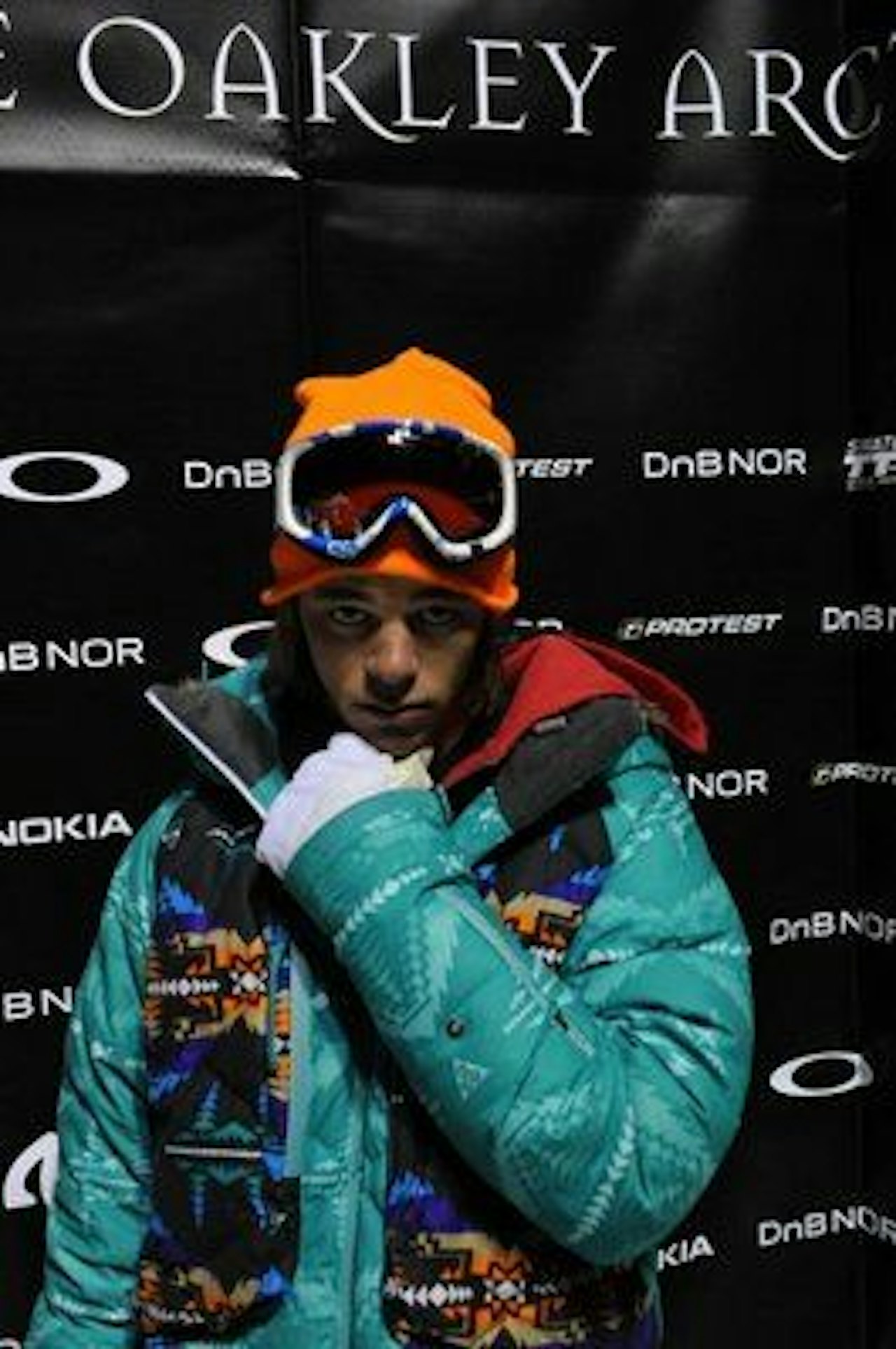 Unge herr Badertscher i et reflekterende øyeblikk Unge herr Badertscher i et reflekterende øyeblikk