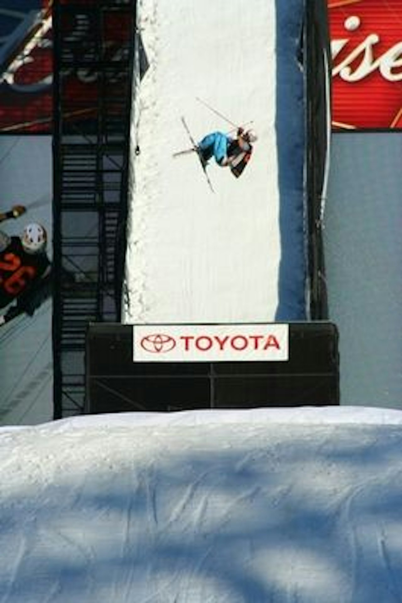 VANT: Jon Olsson endte øverst på pallen i Icer Air. Foto: Freeskier.com VANT: Jon Olsson endte øverst på pallen i Icer Air. Foto: Freeskier.com