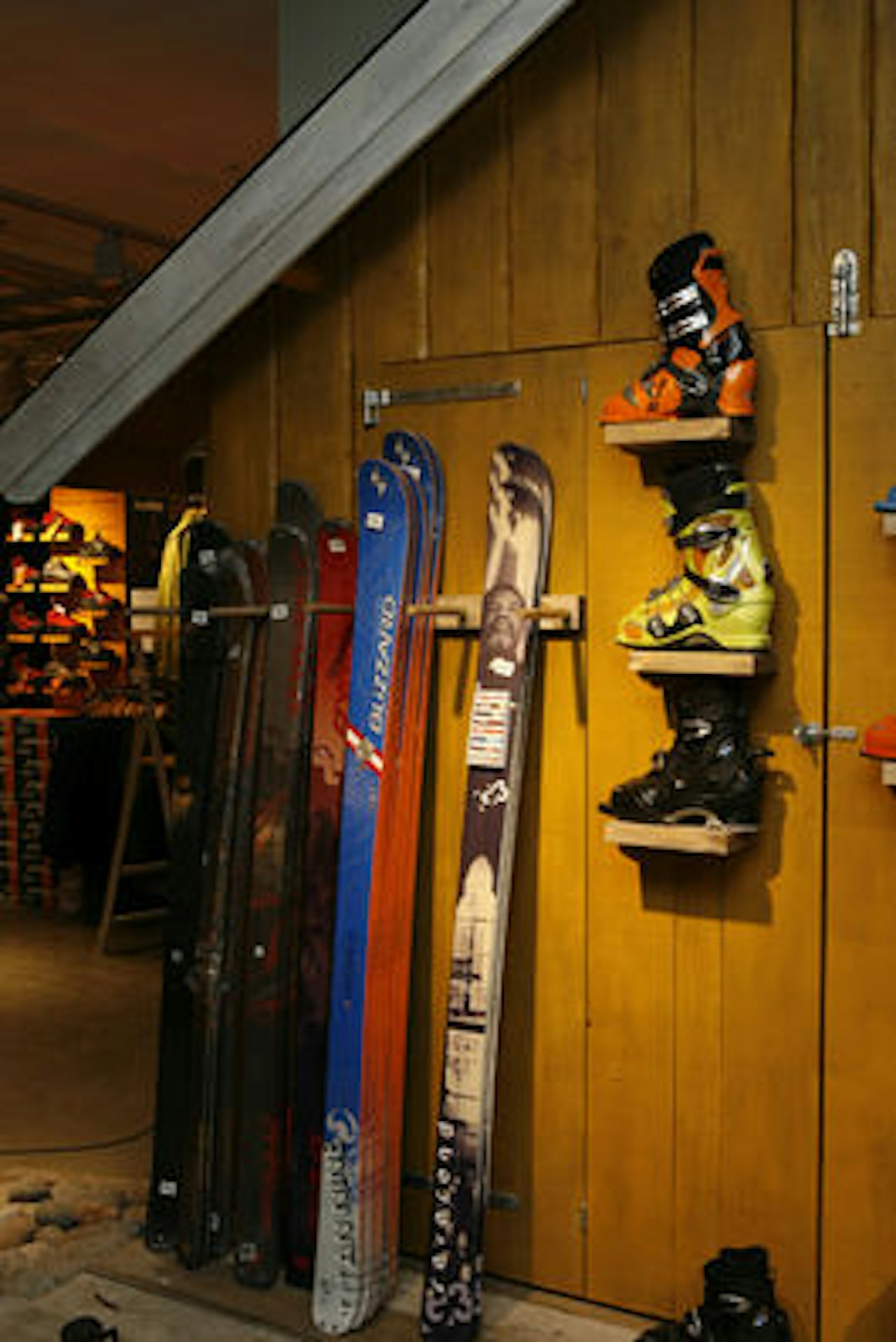 FØRST UTE: Nye Skandinavisk Høyfjellsutstyr i Svolvær. FØRST UTE: Nye Skandinavisk Høyfjellsutstyr i Svolvær.