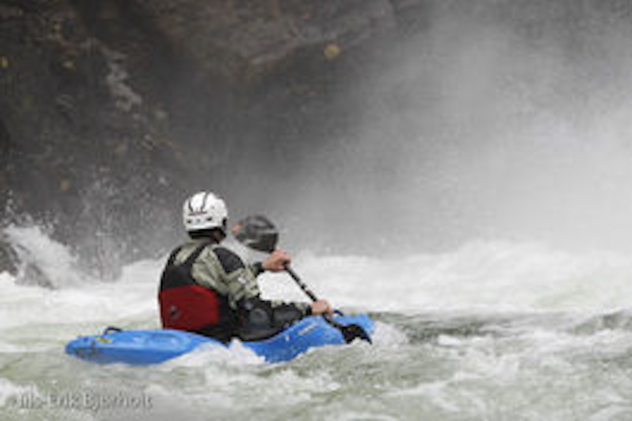 STUP: Nok et heftig fall venter elvepadleren i Jordalselva. Foto: Nils-Erik Bjørholt STUP: Nok et heftig fall venter elvepadleren i Jordalselva. Foto: Nils-Erik Bjørholt